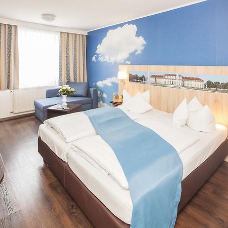 Oberschleißheim Hotel Blauer Karpfen מראה חיצוני תמונה