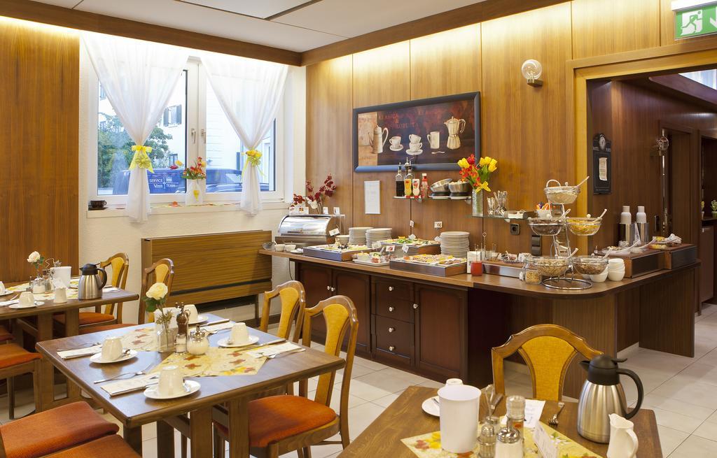 Oberschleißheim Hotel Blauer Karpfen חדר תמונה