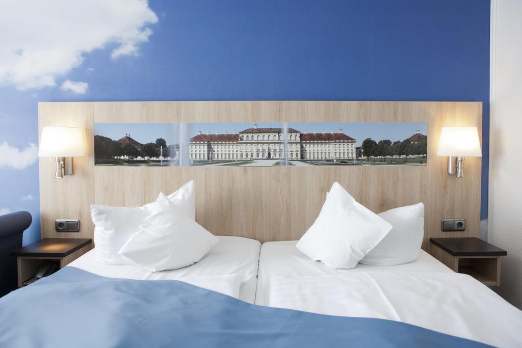Oberschleißheim Hotel Blauer Karpfen חדר תמונה