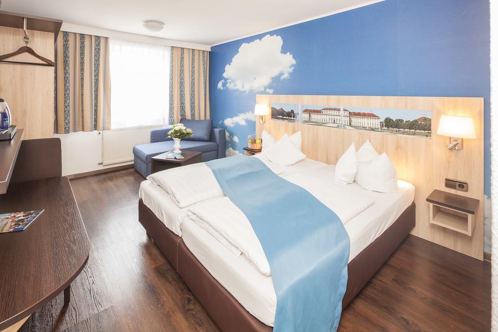 Oberschleißheim Hotel Blauer Karpfen מראה חיצוני תמונה