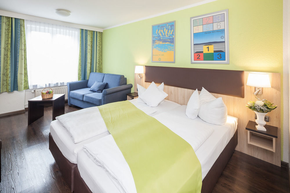 Oberschleißheim Hotel Blauer Karpfen מראה חיצוני תמונה