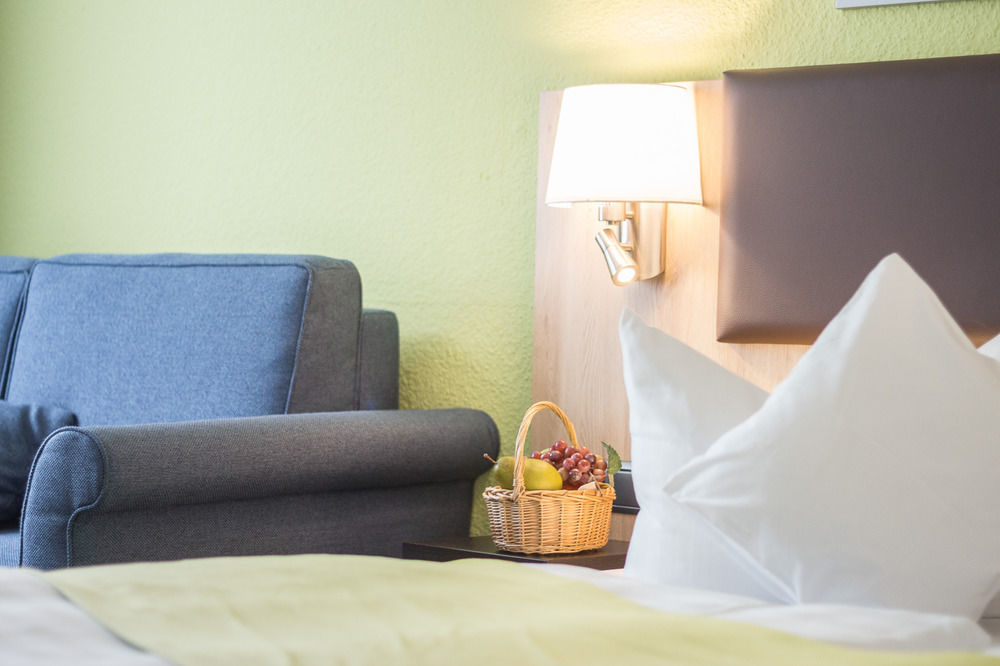 Oberschleißheim Hotel Blauer Karpfen מראה חיצוני תמונה