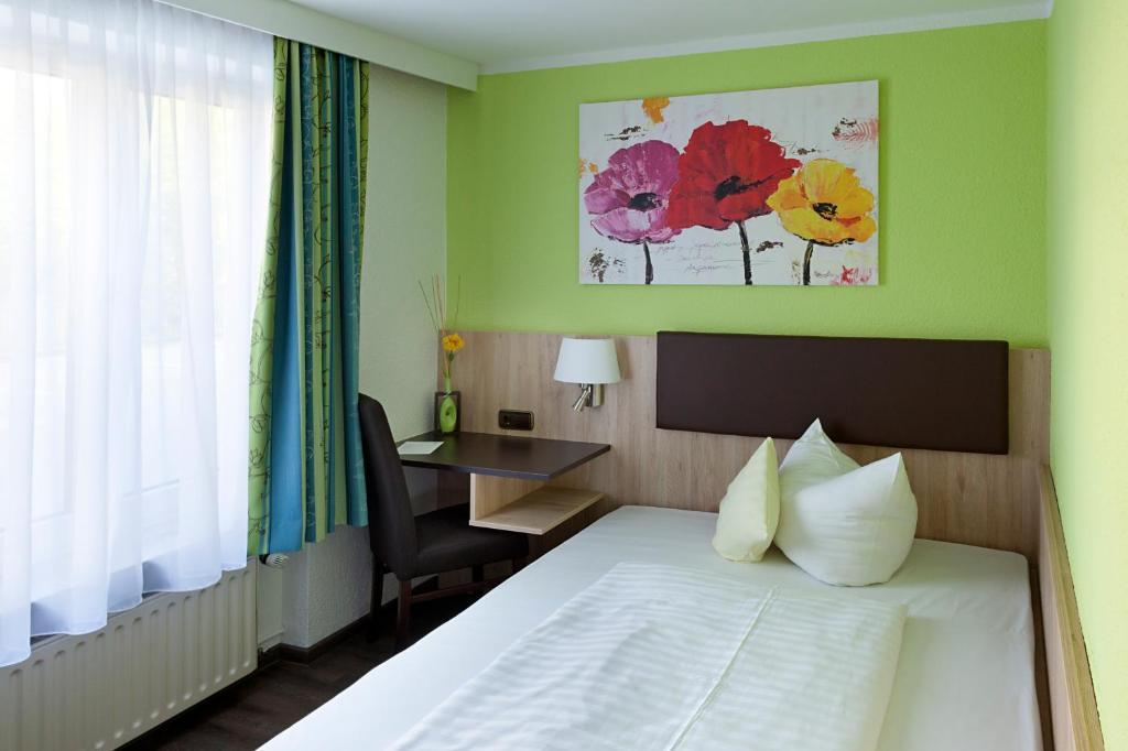 Oberschleißheim Hotel Blauer Karpfen חדר תמונה