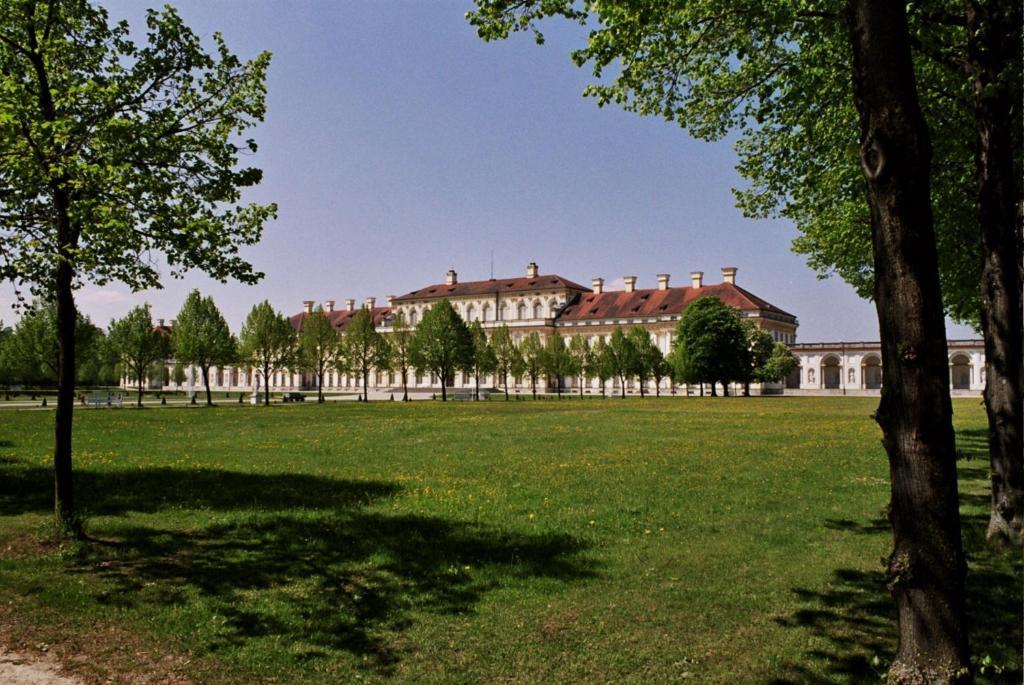 Oberschleißheim Hotel Blauer Karpfen מראה חיצוני תמונה