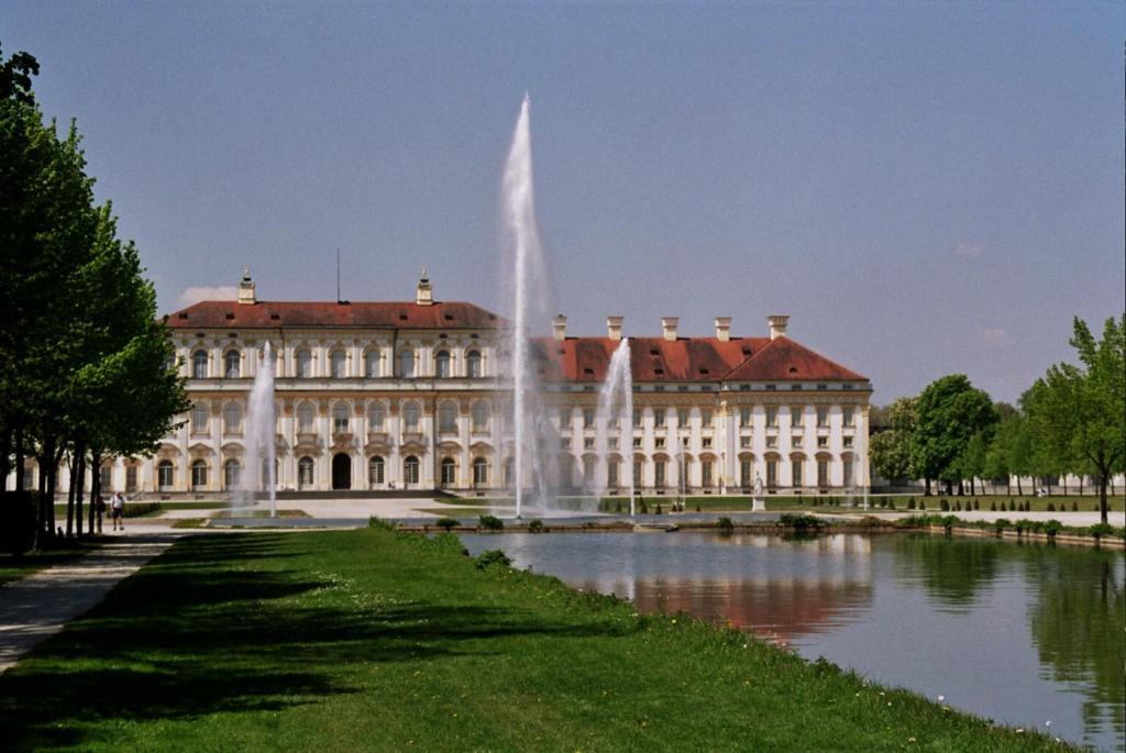 Oberschleißheim Hotel Blauer Karpfen מראה חיצוני תמונה