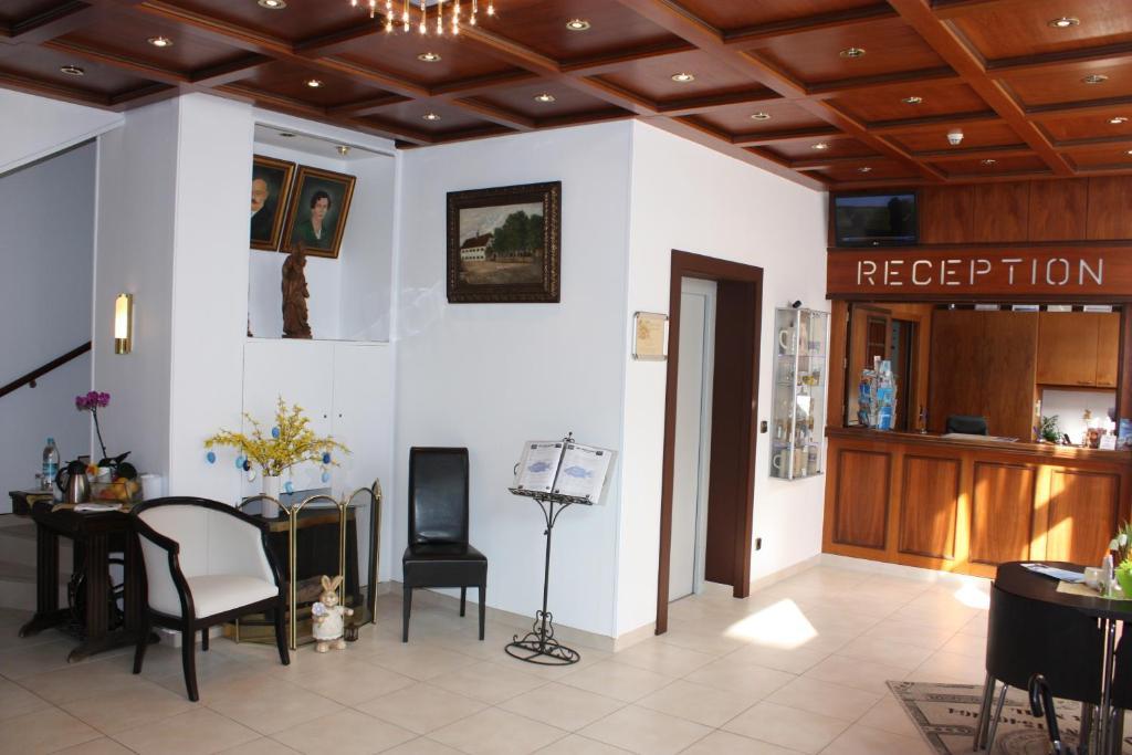 Oberschleißheim Hotel Blauer Karpfen מראה חיצוני תמונה