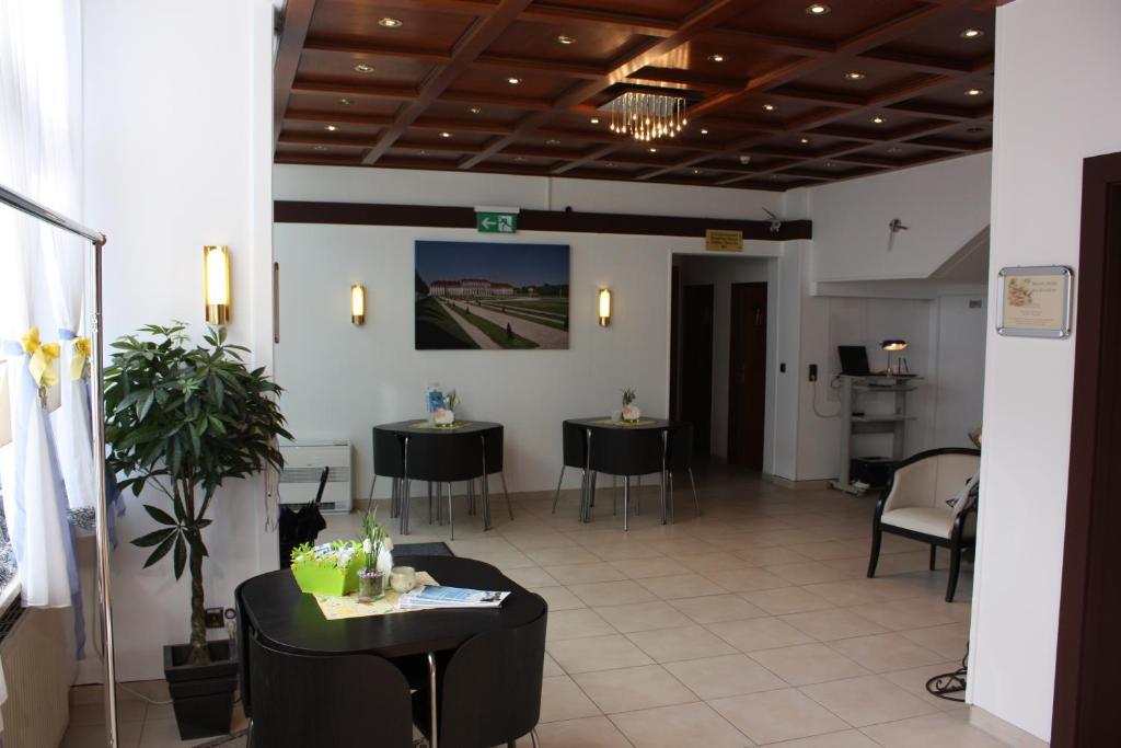 Oberschleißheim Hotel Blauer Karpfen מראה חיצוני תמונה